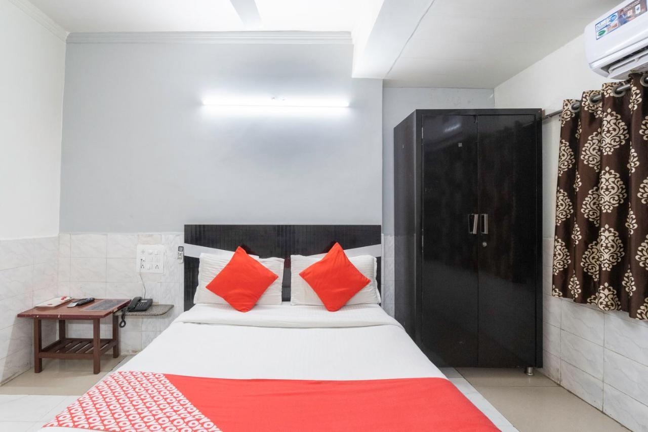 โอโย 13535 อากาศ Hotel อาเมดาบัด ภายนอก รูปภาพ
