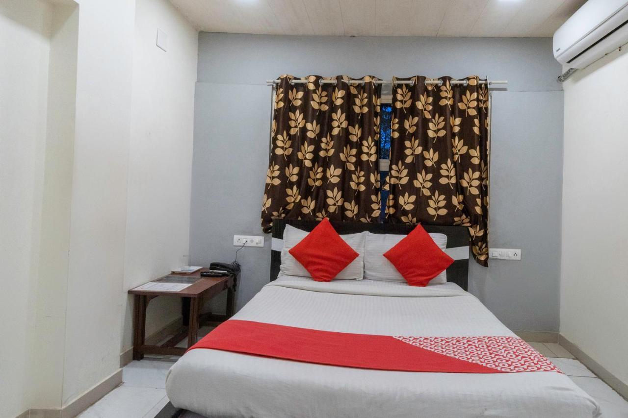 โอโย 13535 อากาศ Hotel อาเมดาบัด ภายนอก รูปภาพ