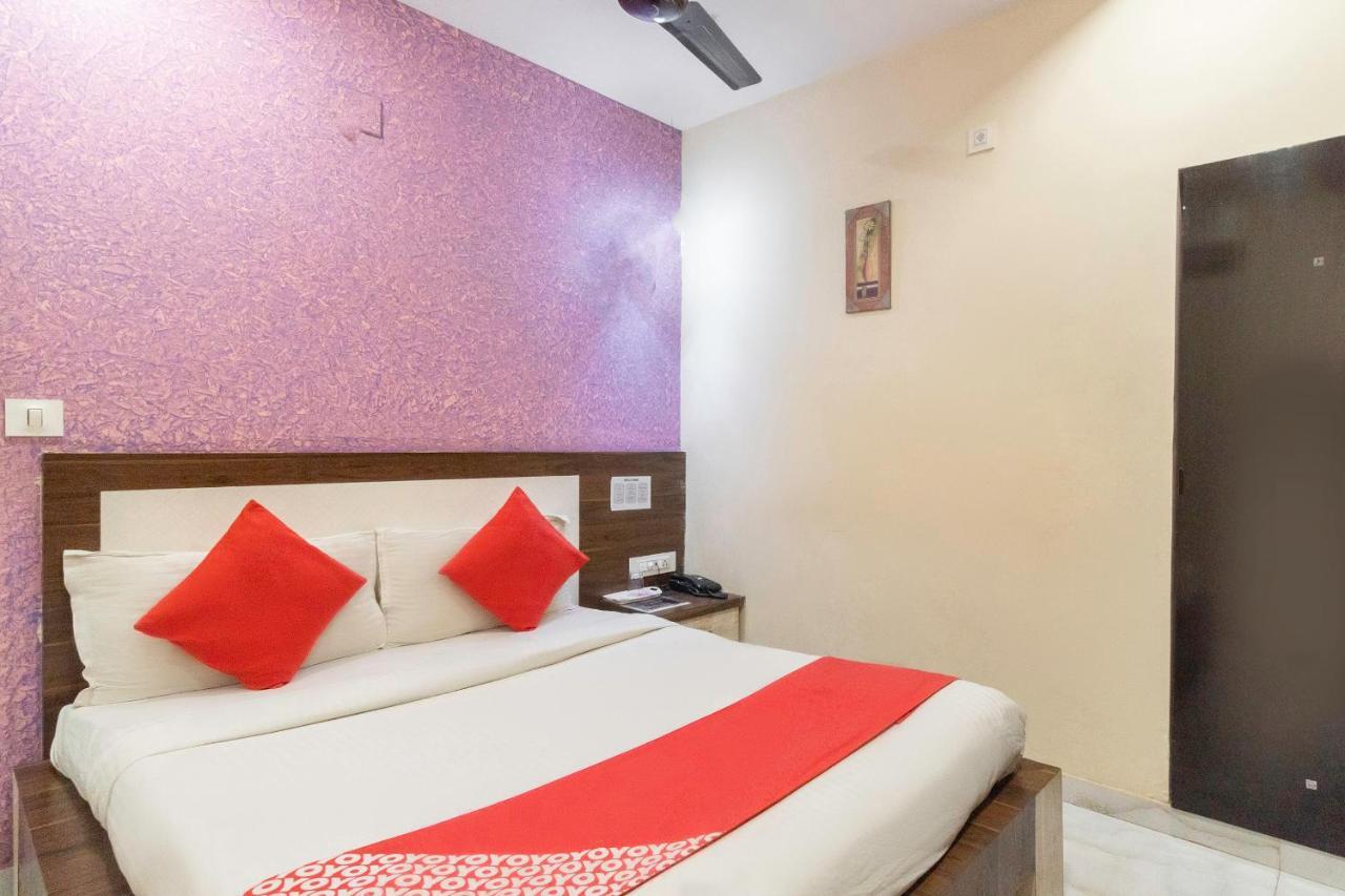 โอโย 13535 อากาศ Hotel อาเมดาบัด ภายนอก รูปภาพ