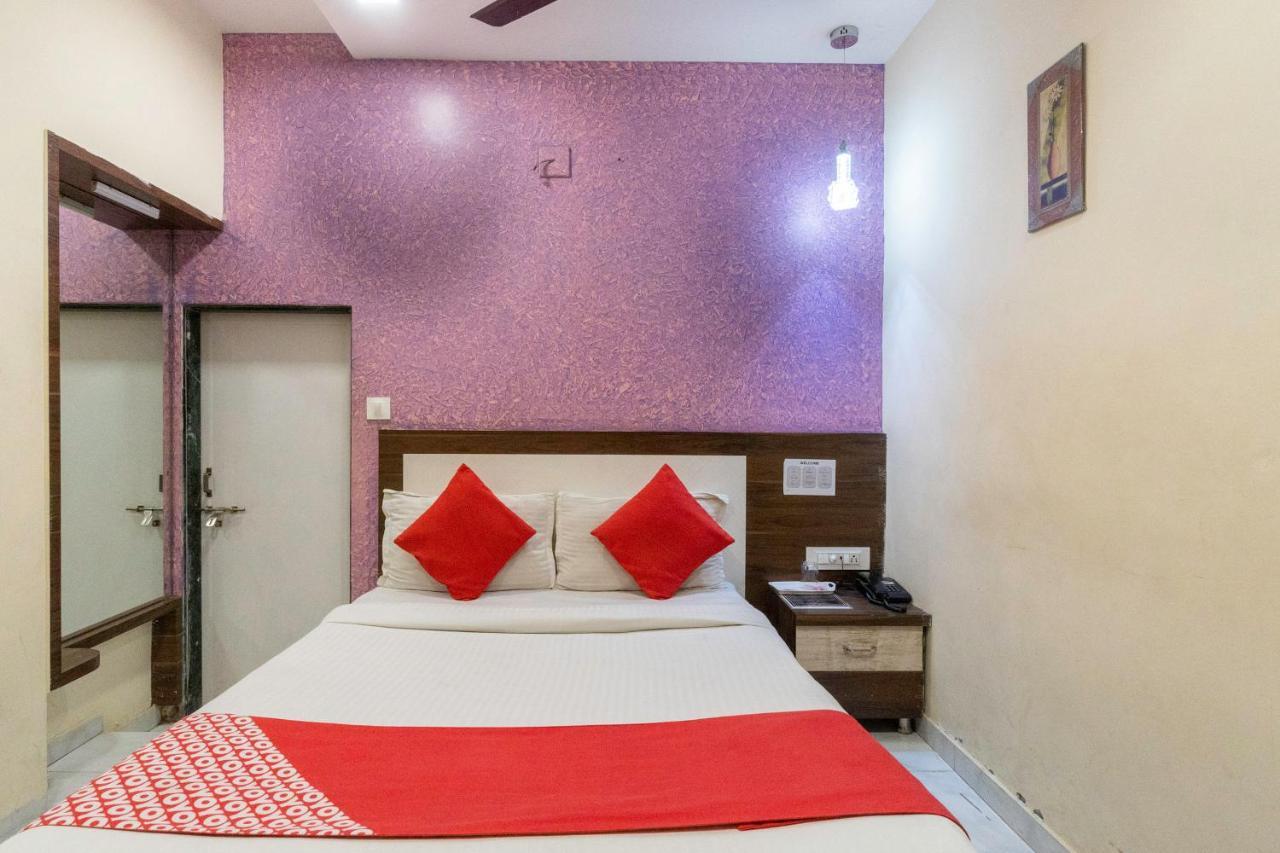 โอโย 13535 อากาศ Hotel อาเมดาบัด ภายนอก รูปภาพ